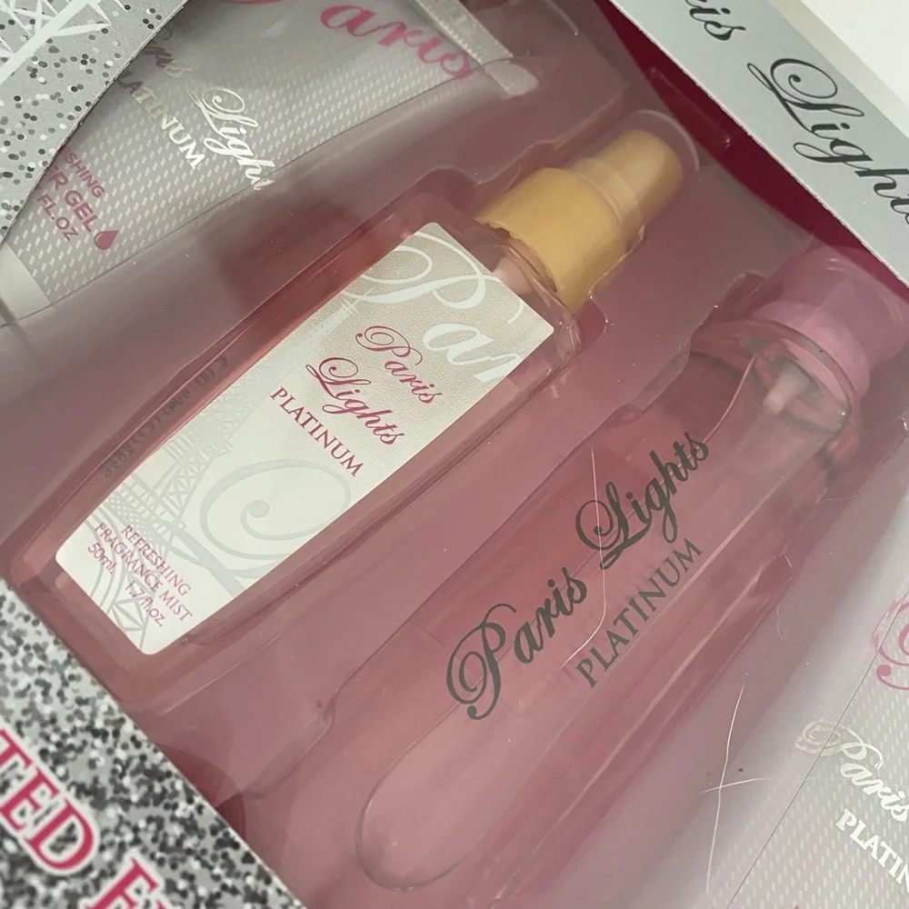 Paris Lights Bath and Body Fragrance Set Womens Cosmetics Gifts Pink Silver